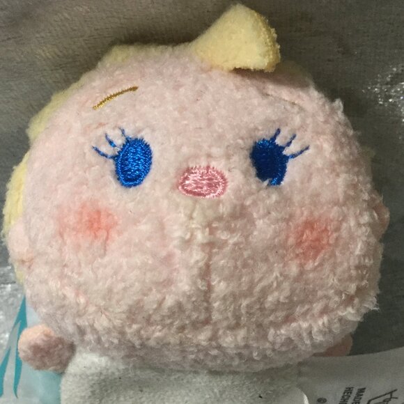 Disney Tsum Tsum Frozen Mini Queen Elsa Plush Stackable Stuffed Toy - Picture 3 of 7